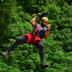 La fortuna: Tubing+ Lunch+ Canopy and Hot springs